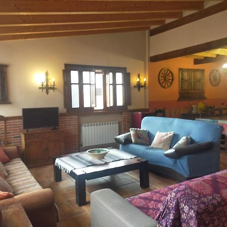 La Casa Del Abuelo Simon Guest House Fuente el Sauz Екстериор снимка