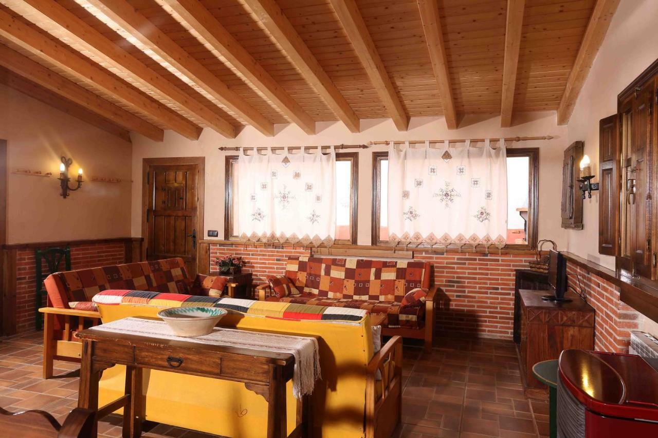 La Casa Del Abuelo Simon Guest House Fuente el Sauz Екстериор снимка