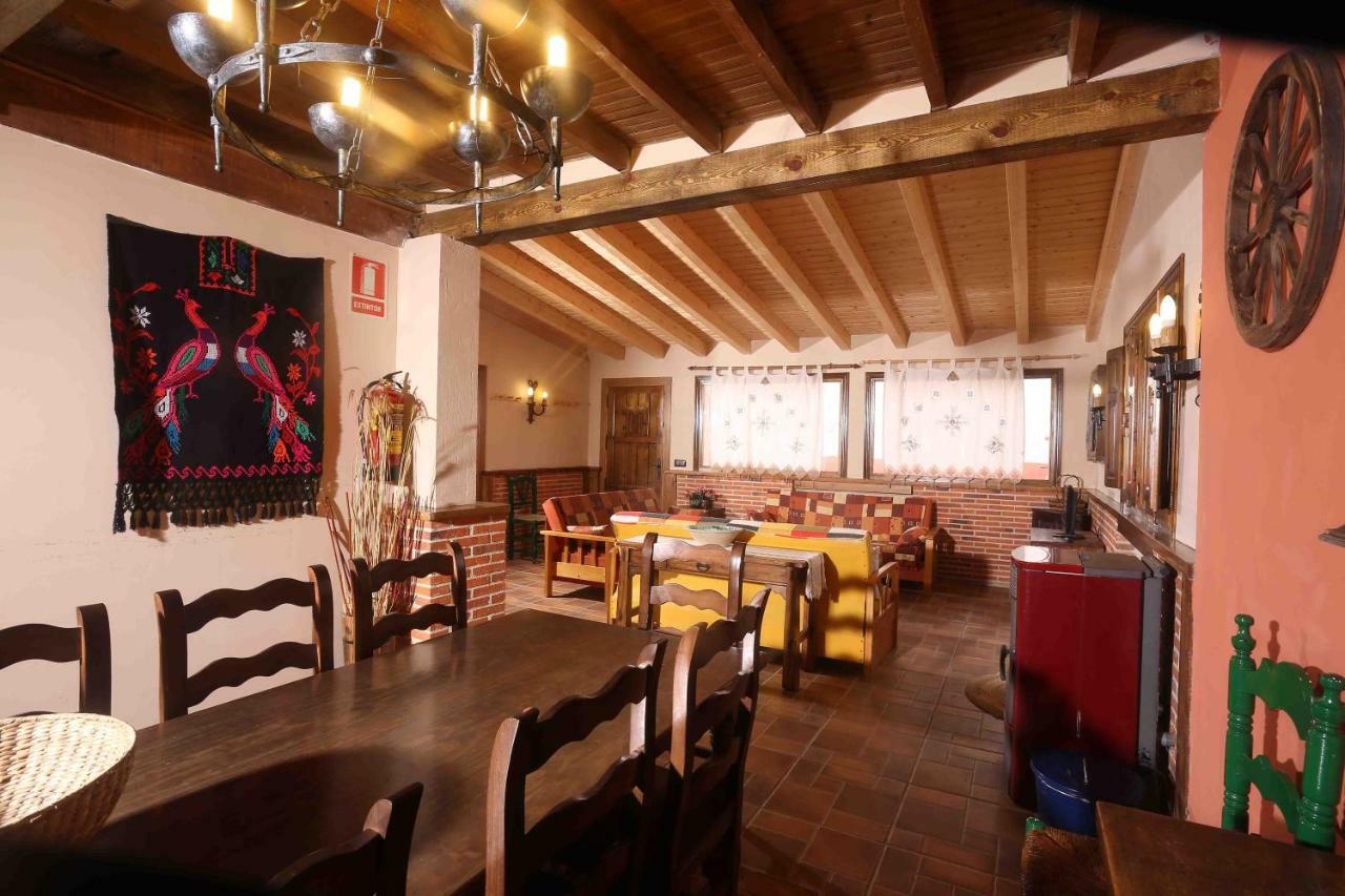 La Casa Del Abuelo Simon Guest House Fuente el Sauz Екстериор снимка
