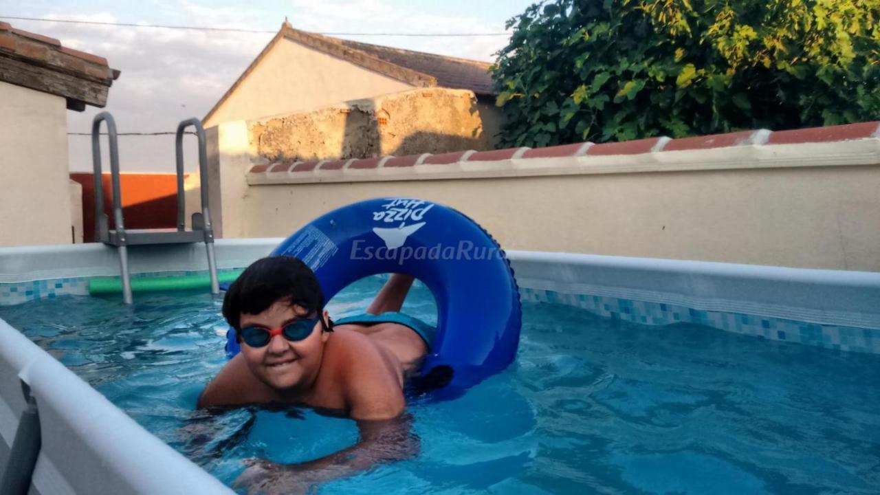 La Casa Del Abuelo Simon Guest House Fuente el Sauz Екстериор снимка