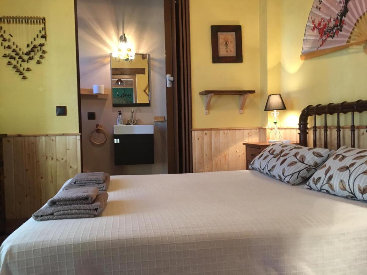 La Casa Del Abuelo Simon Guest House Fuente el Sauz Екстериор снимка